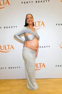 LOS ANGELES, CALIFORNIA - MARCH 12: Rihanna celebrates the launch of Fenty Beauty at ULTA Beauty on March 12, 2022 in Los Angeles, California. (Photo by Kevin Mazur/Getty Images for Fenty Beauty by Rihanna)