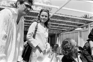 Valerie Perrine (C) attends the Cannes Film Festival in Cannes, France, in May 1975.