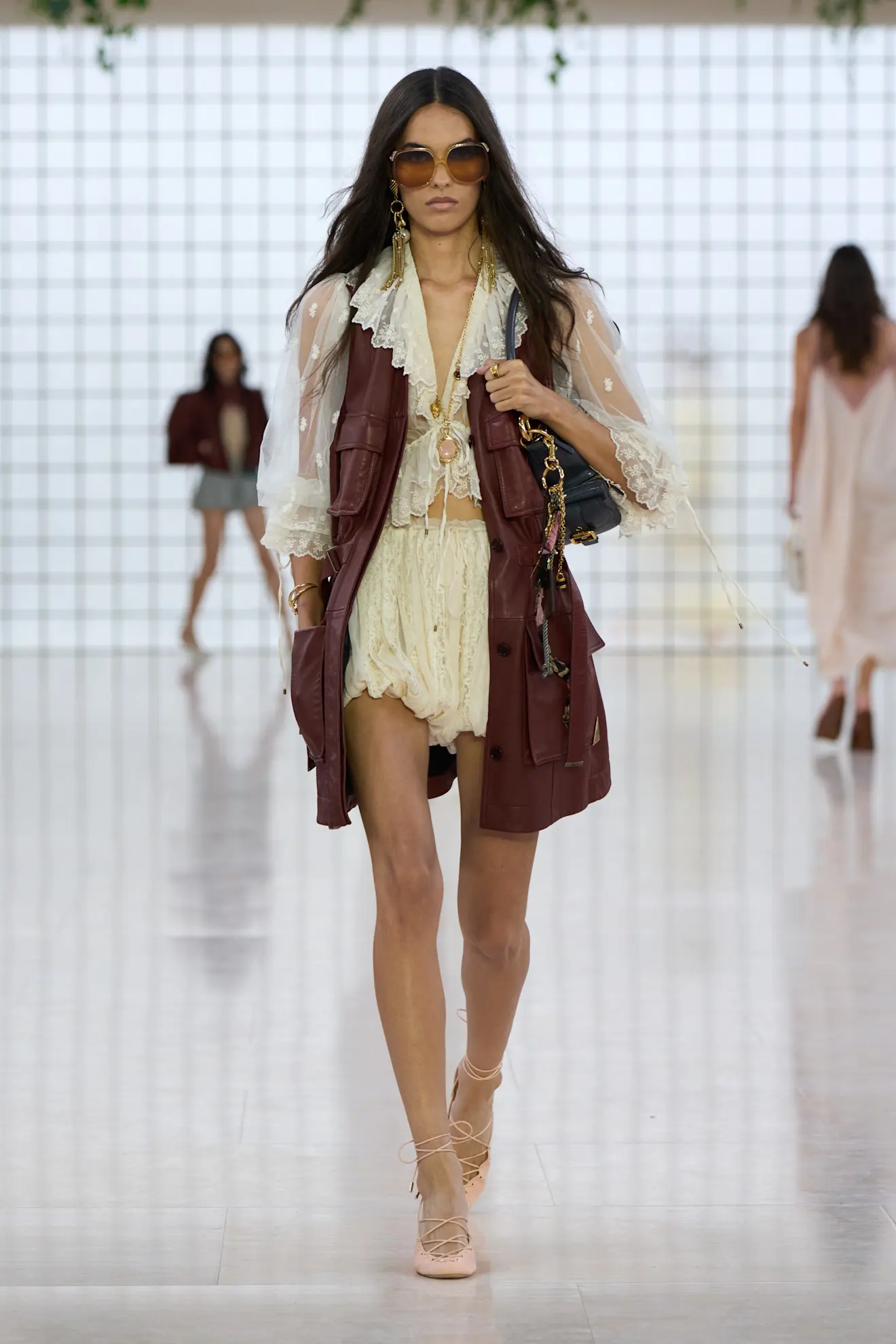 An image of one of the biggest sunglasses trends of 2025 on the Chloe spring/summer 2025 runway.