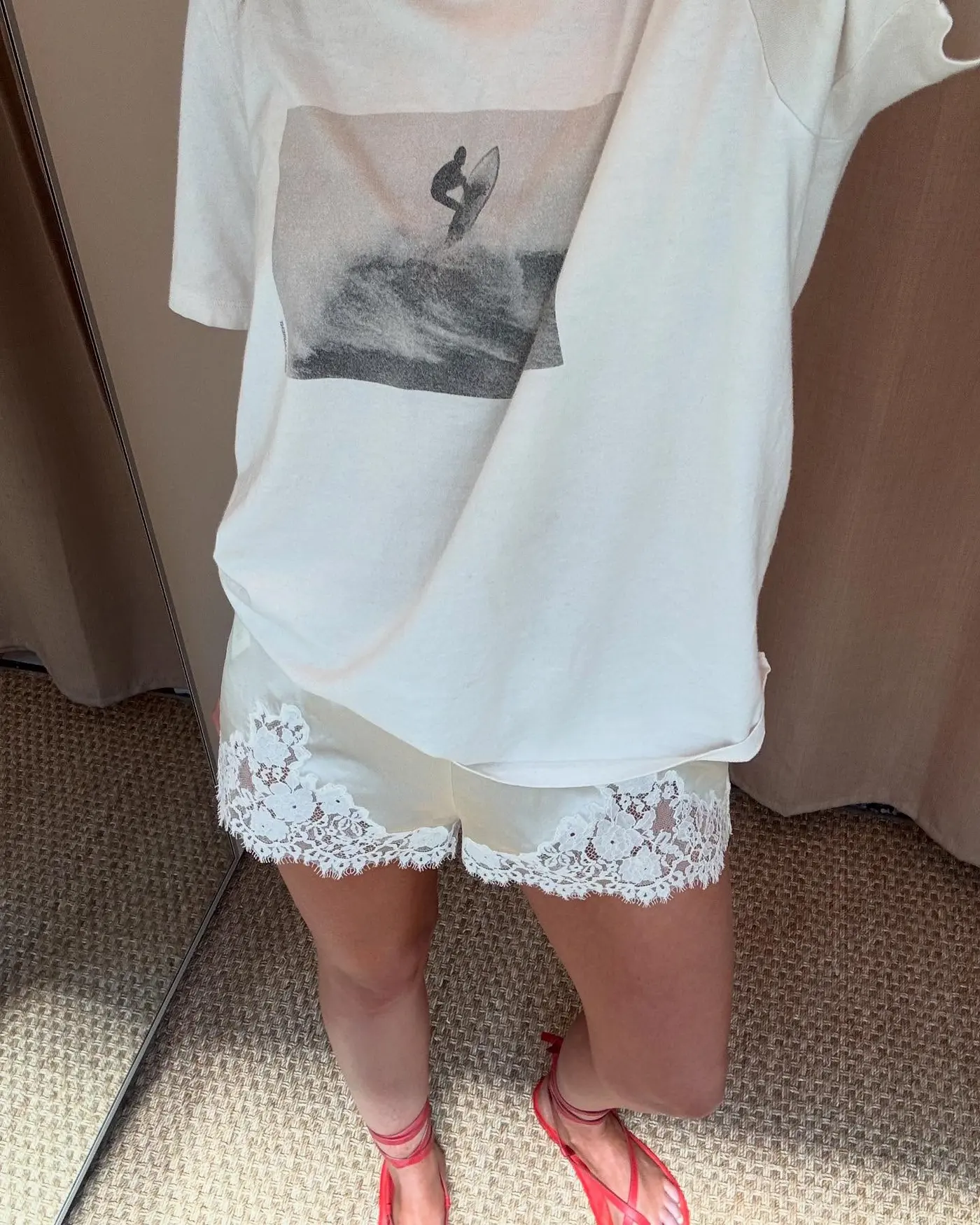 An image of @makenna_alyse wearing a 2025 short trend.