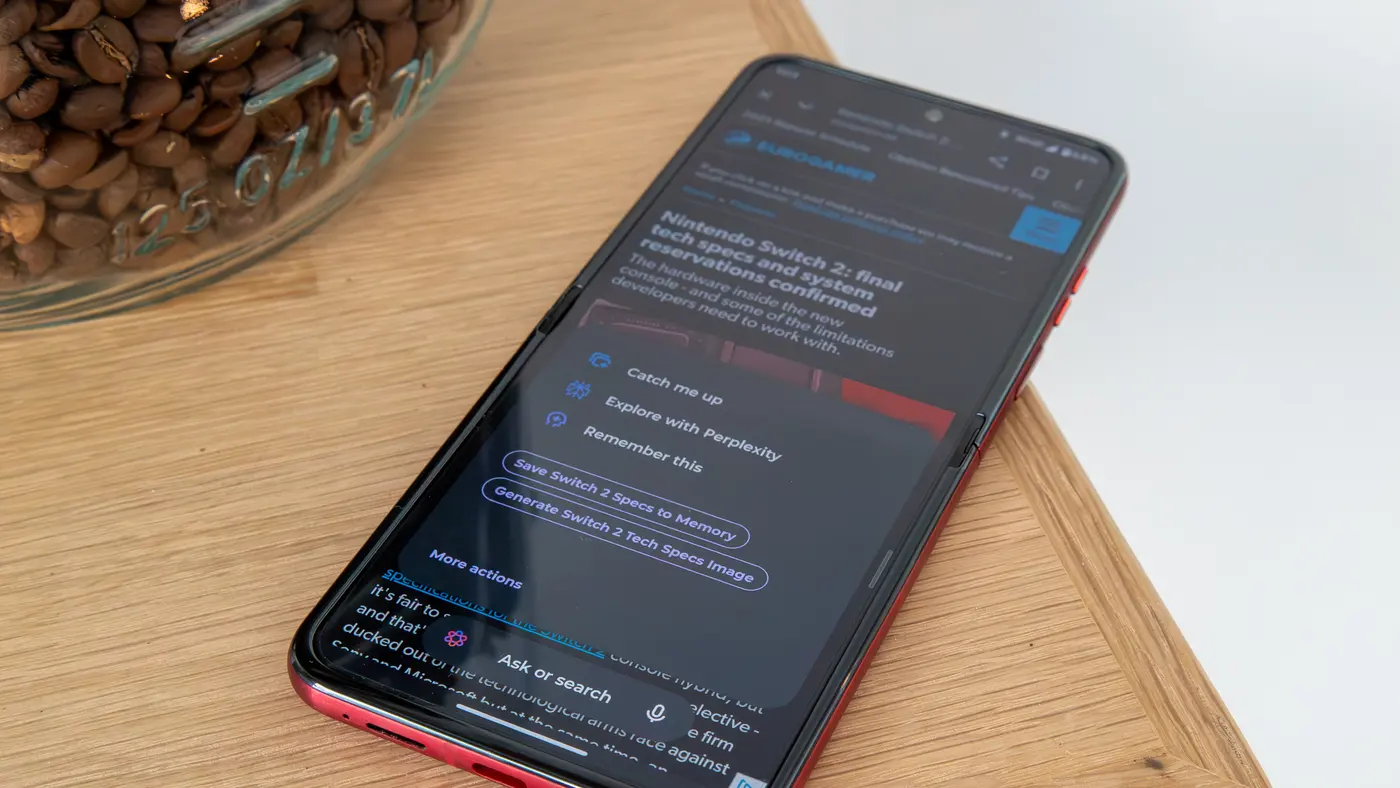 Moto AI showing contextual options on the Razr Ultra 2025