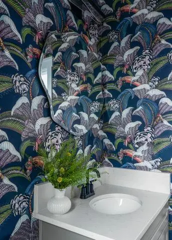 Photo: Tori Sikkema Photography / Interior Designer: Saffron Interiors