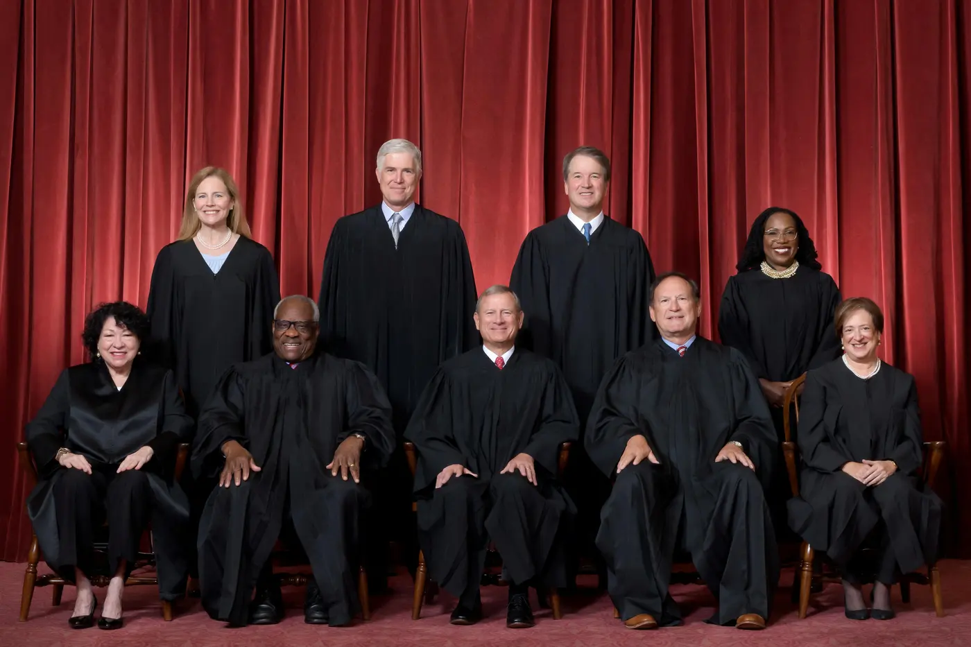 The official formal group photograph of the current U.S. Supreme Court