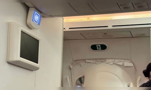 Air India Boeing 787 Emits 'Hissing' Noise, Alarming Passengers During Flight; Airline Addresses Concerns