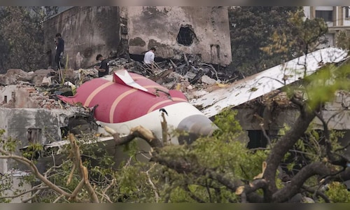 Air India aircraft accident: 'Cockpit error seems unlikely'