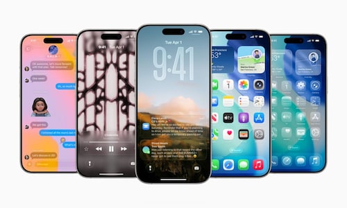 Apple Introduces 'Liquid Glass' in iOS 26; Users Claim It's 'Similar' to Windows Vista Aero