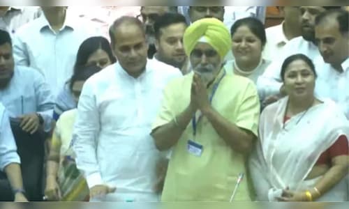 BJP Secures Mayoral Election Victory; Raja Iqbal Singh Appointed as New Mayor of Delhi