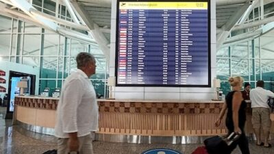 Bali Airport Reopens All Flight Services Following Significant Volcanic Eruption in Eastern Indonesia