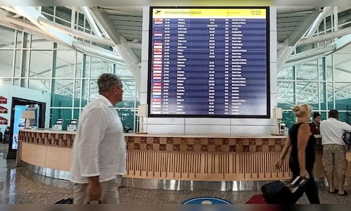 Bali Airport Reopens All Flight Services Following Significant Volcanic Eruption in Eastern Indonesia