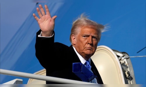 Court decides that President Donald Trump can bar journalists from the Oval Office.