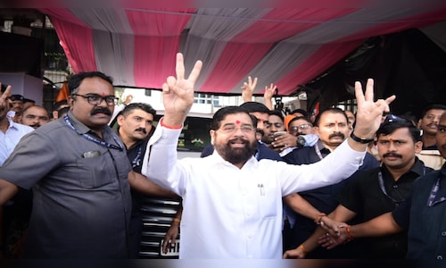 Eknath Shinde Sets May 31 Deadline for Pothole-Free Roads in Mumbai