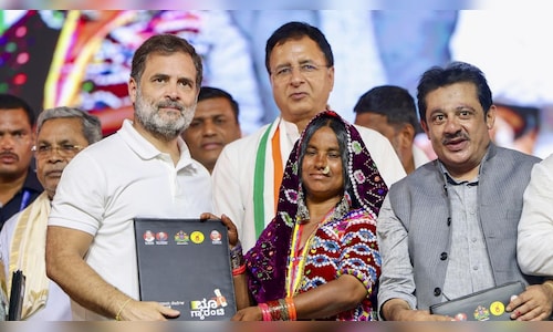 Rahul Gandhi grants property ownership rights to more than 100,000 families in Karnataka, labels it the sixth commitment of the Congress government.