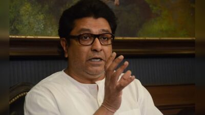 Raj and Uddhav ignite rumors of a reunion, express willingness to set aside minor issues for the sake of Maharashtra.
