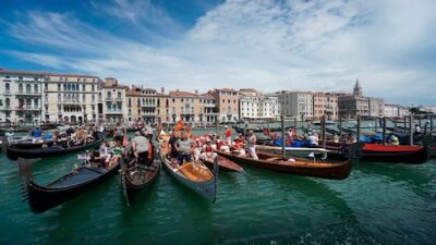 Rising Travel in Europe Raises Worries About the Downsides of Tourism