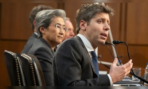 Sam Altman reveals that Meta proposed $100 million bonuses to OpenAI staff.