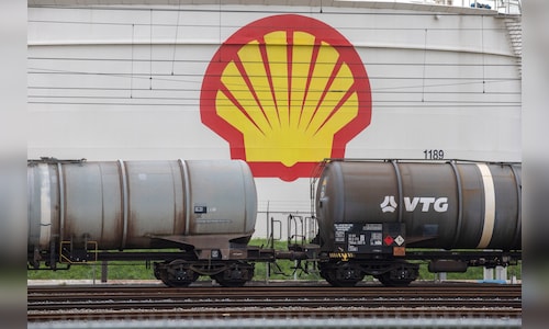 Shell announces it has no plans to bid for BP.