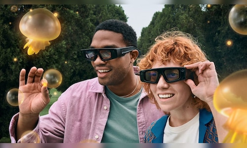 Snap to introduce sleek, immersive AR glasses called 'Specs' in 2026.