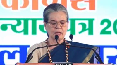 Sonia Gandhi admitted to hospital in Delhi due to gastrointestinal problems.