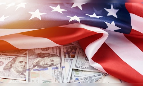 US Services Sector Shrinks for the First Time in Nearly a Year Due to Declining Demand