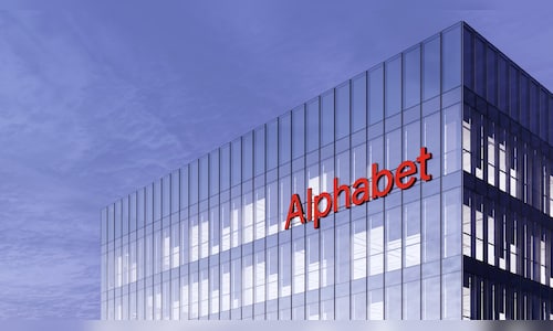 Alphabet, Google's parent company, acquires Intersect for $4.75 billion to strengthen its AI data center capabilities.