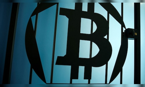 Bitcoin Falls Below $86,000 as Cryptocurrency Continues Its Downward Trend