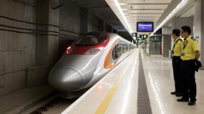Don't Blink: China's Maglev Train Hits 700 km/h in Just Two Seconds