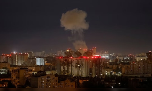 Explosions shake Kyiv as new missile threat emerges before Zelensky-Trump meeting.