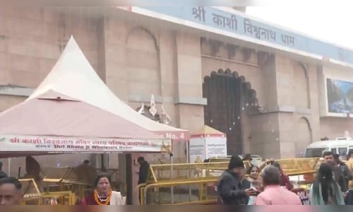 Kashi Vishwanath Temple halts exclusive access to devotees before New Year.