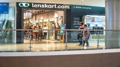 Lenskart set to purchase a 29.24% share in South Korea's iiNeer for ₹186 crore.