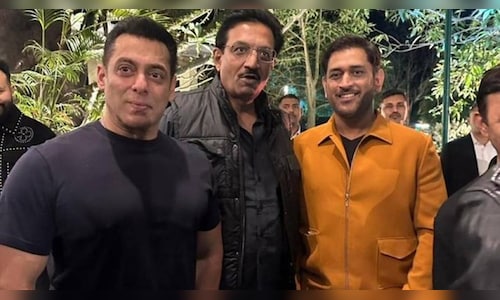 MS Dhoni joins Salman Khan in celebrating his 60th birthday at a farmhouse in Panvel.