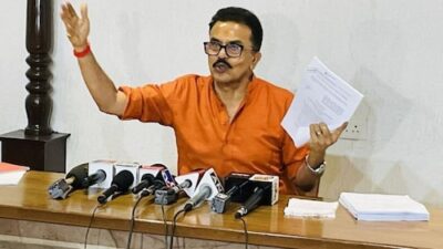 Shiv Sena aims for 90–100 seats in BMC elections while negotiating with BJP for an alliance.