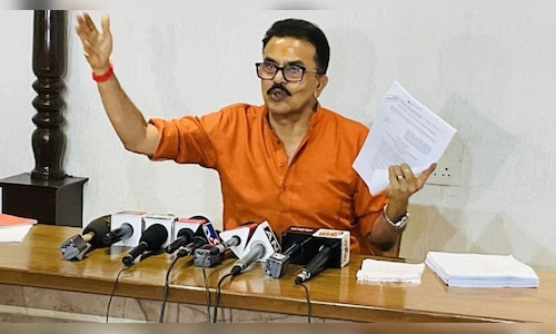 Shiv Sena aims for 90–100 seats in BMC elections while negotiating with BJP for an alliance.
