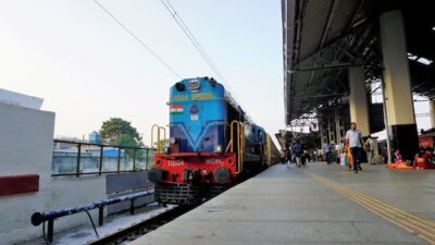 South Eastern Railway Halts Passenger Services for Three Days Due to Elephant Transit in Chakradharpur Division