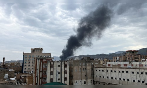 UAE announces voluntary withdrawal of its remaining troops from Yemen.