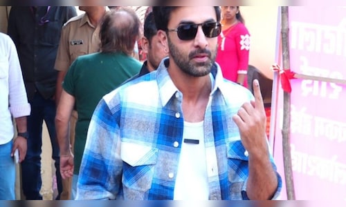 2026 BMC Elections: Business Executives and Bollywood Celebrities Cast Their Votes in Mumbai