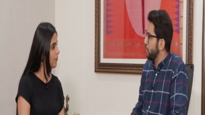 Aaditya Thackeray alleges that the Shinde-Fadnavis government is involved in scams and causing delays in significant Mumbai initiatives.