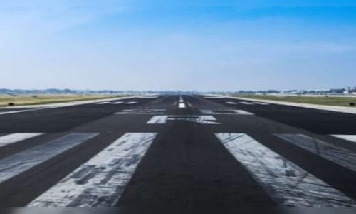 Aden Airport in Yemen Closes Amid Growing Saudi-UAE Tensions