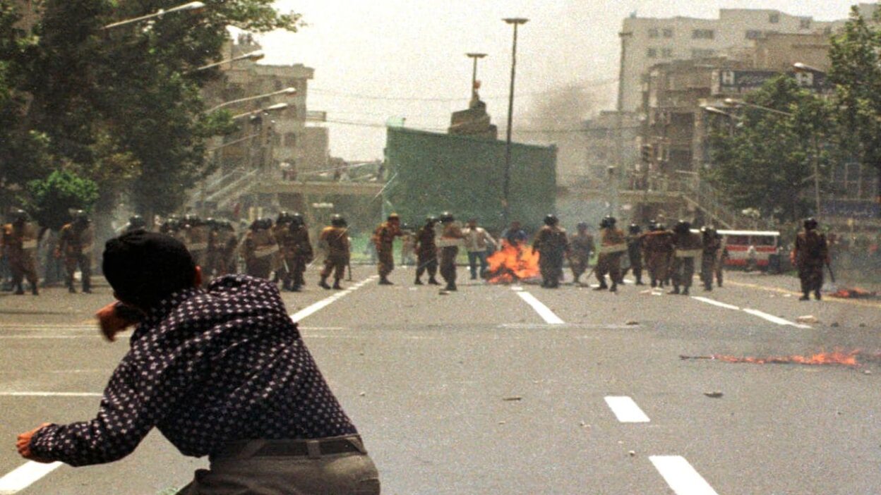 Death toll surpasses 2,500 as Tehran organizes funeral ceremonies for security personnel.