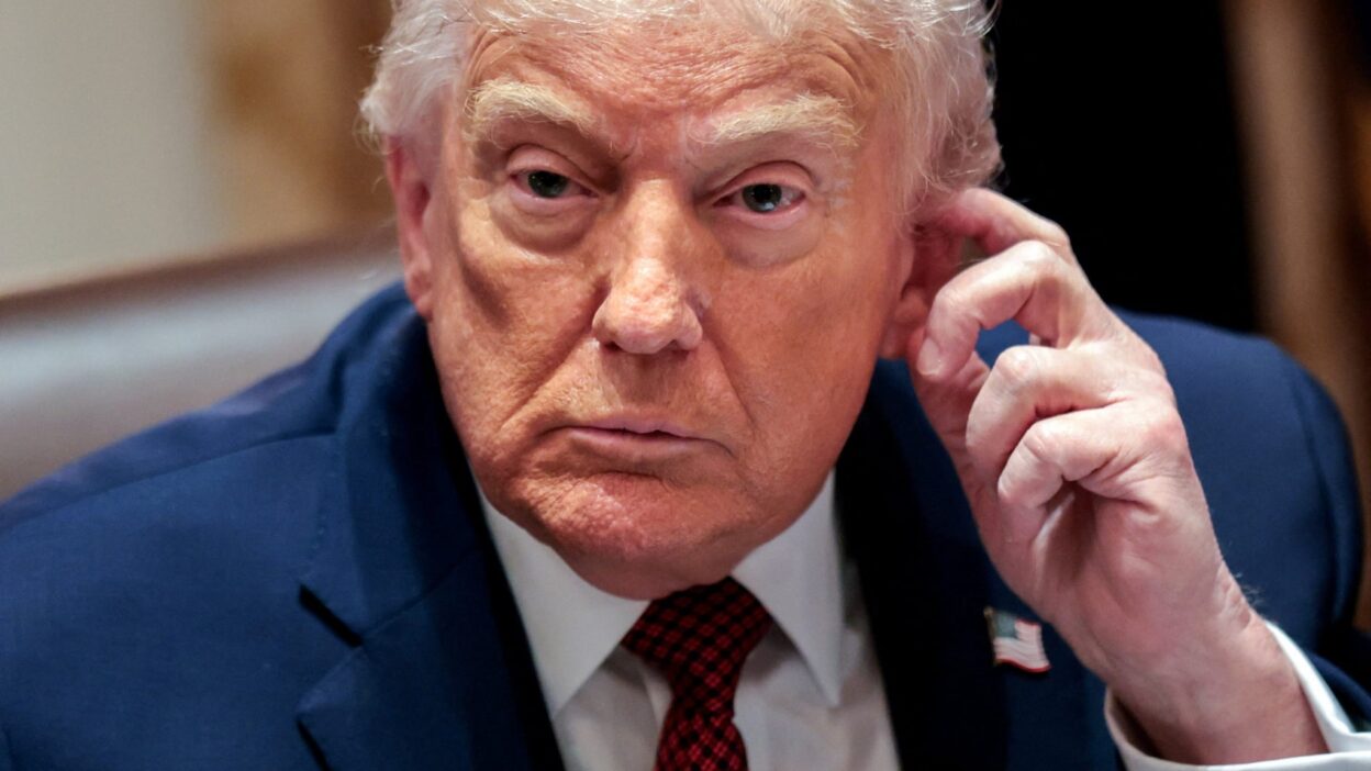 Dow, S&P 500, and Nasdaq Hold Steady Ahead of Jobs Report and Trump Tariff Decision