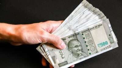 Experts: Extended Weekends Boost Consumer Spending on Quick Getaways