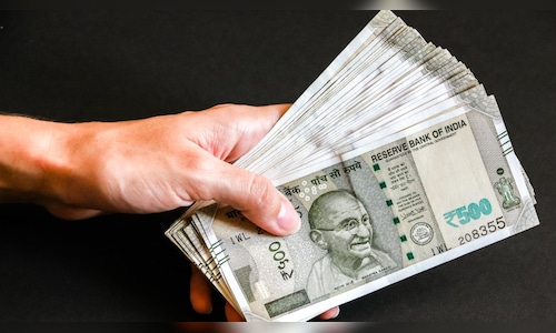 Experts: Extended Weekends Boost Consumer Spending on Quick Getaways