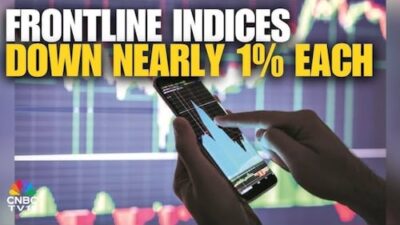 Headlines: Markets Face Worst Week in Four Months, Mutual Fund Inflows Decline, Mixed US Employment Data, and More