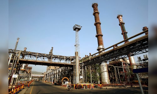 India requests weekly data on Russian oil imports from refiners as it pursues a trade agreement with the U.S.: Report