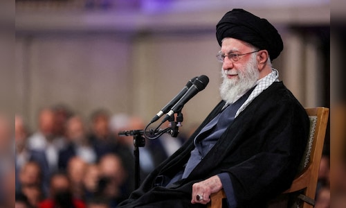 Iran's Bazaar Traders Spearhead Anti-Government Protests During Economic Turmoil