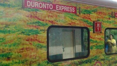Railways Mulls Over Duronto Express for Bengaluru to Mumbai Journey in 18 Hours Following Criticism of Slow Superfast Service