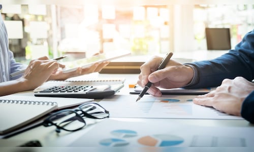 Sawant Advocates for Fair Centre-State Financial Support for Goa at Pre-Budget Meeting in Delhi