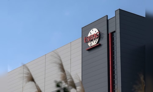 TSMC, Taiwan's semiconductor manufacturer, plans to increase investments following a 35% surge in profits.