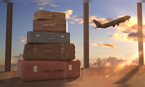 11:11 Weekend | Navigating Challenges While Traveling, the Blossoming Beauty of Kashmir, and the Impact of Scrolling on Mental and Emotional Well-being