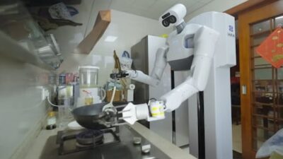 Meet Panther: The Chinese Robot That Wakes You Up, Cooks Breakfast, and Cleans Your Home!