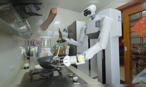 Meet Panther: The Chinese Robot That Wakes You Up, Cooks Breakfast, and Cleans Your Home!